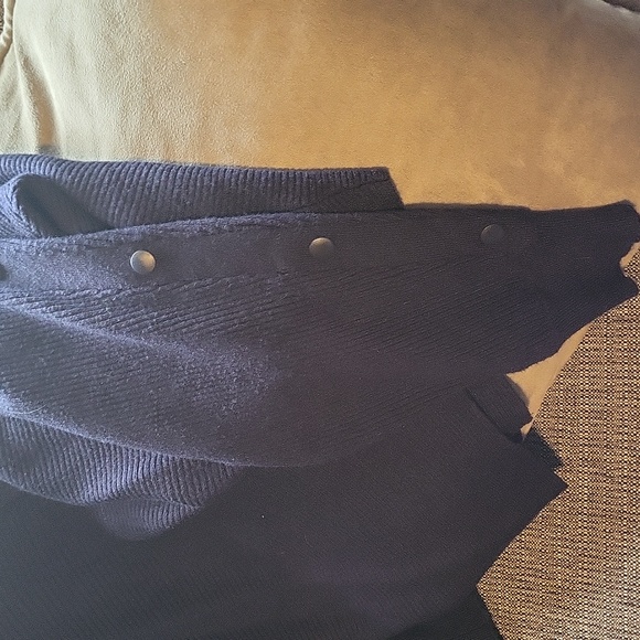 5 FOR $25 Catherine Malandrino Embellished Button Sleeve V-neck Sweater - Picture 7 of 7